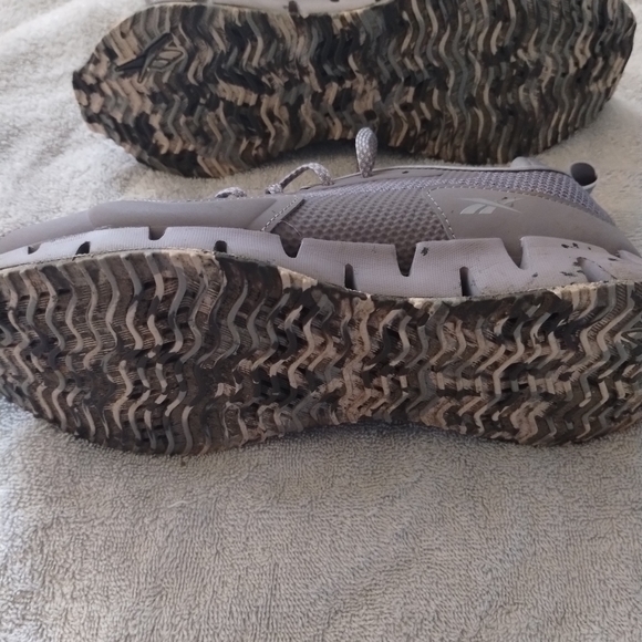 Reebok Zig Dynamica Women's Sneakers in Subtle Purple-Gray - Size US 11 (Pre-Own - Picture 3 of 3